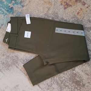 Woman's Ankle Dress Pant